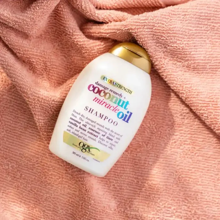 Vibrant Coconut Miracle Oil Shampoo Scene for Mobile Vibrant Coconut Miracle Oil Shampoo Scene for Mobile